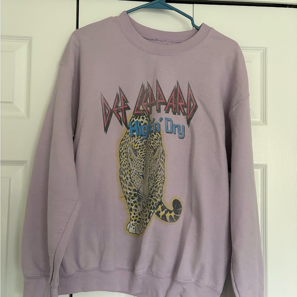 Def Leppard 'High 'n' Dry' Lilac Leopard Graphic Sweatshirt